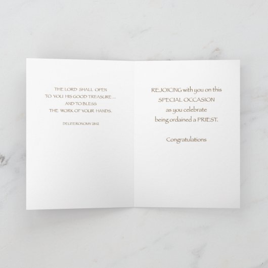 聖職任命 カスタマイズ可能な名前と日付のタウクロス カード (内部)