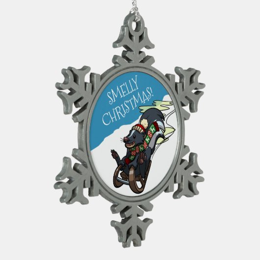 聖降誕祭の臭い!スリングされたクリスマス漫画の上でスカンク スノーフレークピューターオーナメント (左)