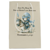 聞いて聞いて聞いて聞いて中世の少年の最初の誕生日 ミディアムペーパーバッグ (正面)