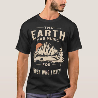 聴く者には地球が音楽を奏でる ファミリー Tシャツ