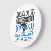 聴覚士は一度に1デシベルずつ人生を変える ラージ壁時計 (傾斜)