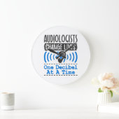 聴覚士は一度に1デシベルずつ人生を変える ラージ壁時計 (ホーム)