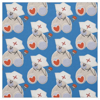 聴診器のハートおよび帽子を持つ灰色くまのナース ファブリック