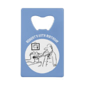 聴診器の漫画を持つ医師。 クレジットカード栓抜き (裏面)