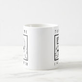 聴診器を持った医者が足をチェック コーヒーマグカップ (中央)