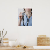 聴診器を持った微笑む女性医師 ポスター (キッチン)