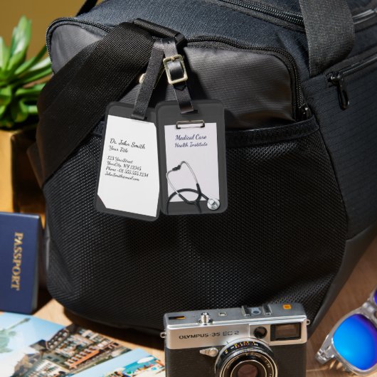 聴診器を持つ灰色の医用クリップボード ラゲッジタグ (正面&裏面)