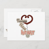 聴診器ナースがハートTシャツとGIftを持つ ポストカード (正面/裏面)