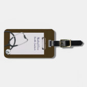 聴診器付き茶色の医用クリップボード ラゲッジタグ (正面横)