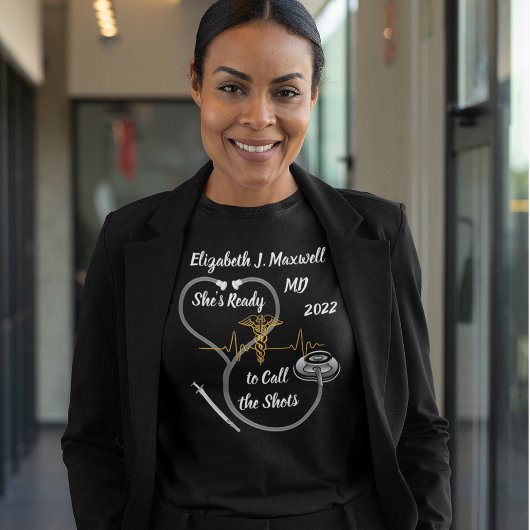 聴診器 | She's Ready to Call the Shots Tシャツ