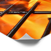 肉のバーベキューバーガーと火の炎のポスター ポスター (角)