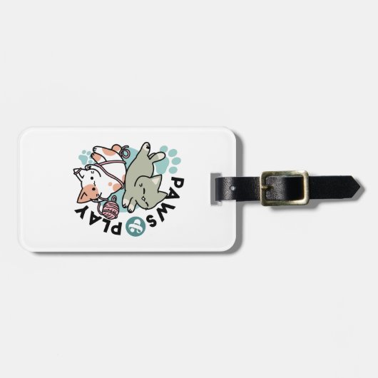 肉球と遊び – 愛らしい猫のイラスト ラゲッジタグ (正面横)