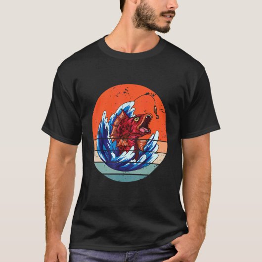 肉食魚釣りレトロ1 Tシャツ (正面)