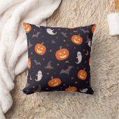 肌寒いウィスパー幽霊のよく出るズ：ハロウィーンクッション クッション (ブランケット)