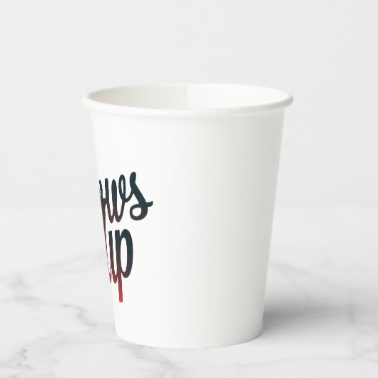 肘を張る 紙コップ (左)