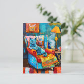 肘掛け椅子に居心地の良い猫 ポストカード (スタンド正面)