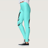 肢の大きな猫のヒョウのクーガー色のレギンス レギンス (左)