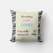 肯定アライグマ クッション (正面)