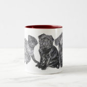 育ち上がる黒いパグ ツートーンマグカップ (中央)