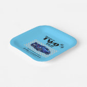 育ち盛り2位の誕生日を迎えるブルースポーツカー ペーパープレート (傾斜あり)