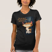 背が低いんじゃない。偉大さが凝縮されているのだ Tシャツ (正面)