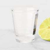 背が高い ショットグラス (左)