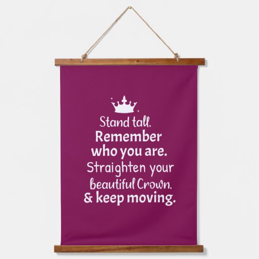 背が高い。王冠をまっすぐ。移保動 吊り下げ型タペストリー (正面)