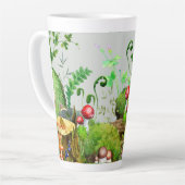 背の高いラテマグ水の色の森のキノコ植物 カフェラテマグ (左アングル)