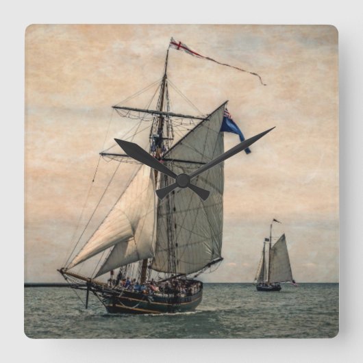 背の高い船舶フェスティバル、デジタル変更 スクエア壁時計 (正面)