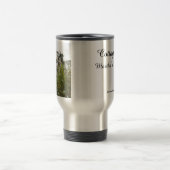 背の高い草のアーチ窓 – Martha's Vineyard トラベルマグ (中央)