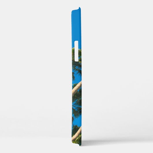 背の高い薄いヤシの木のグループの角度のパースペクティブ Case-Mate iPhoneケース (裏面 / 右)