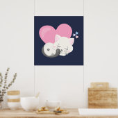 背中に大きなハートを背負って眠る甘い子ネコ ポスター (キッチン)