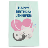 背中に大きなハートを背負って眠る甘い子ネコ ミディアムペーパーバッグ (正面)