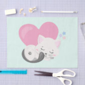 背中に大きなハートを背負って眠る甘い子ネコ 薄葉紙 (クラフト)