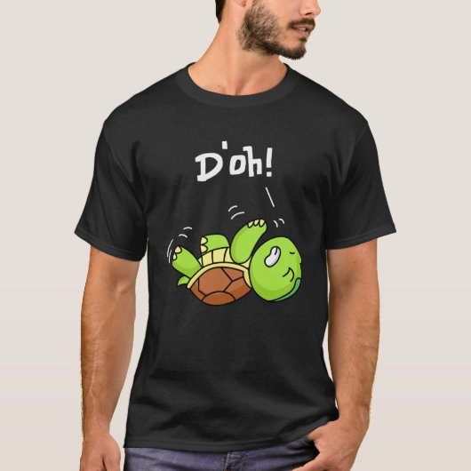 背中に横たわる可愛い亀のDおもしろい Tシャツ (正面)