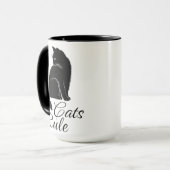 背中に美しい座り猫 – Cats Rule マグカップ (正面左)