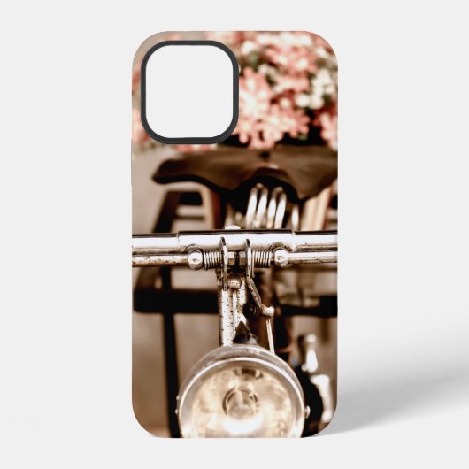 背景がぼやけた古い自転車と花 iPhoneケース (裏面)