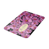 背景に紫色のコスモスデザイン バスマット (アングル)