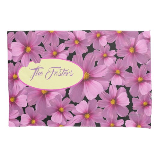 背景に紫色のコスモスデザイン 枕カバー (正面)