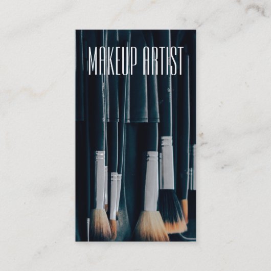 背景のブラシを持つカスタムなメーキャップアーティスト 名刺 (正面)