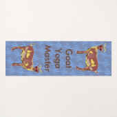 背景のモノグラムが付いている青のヤギのヨガブラウン ヨガマット (正面(横))