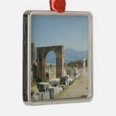 背景の山が付いているフォーラム メタルオーナメント (右)