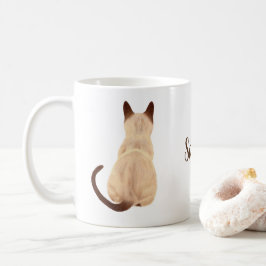 背部眺めの子猫のカスタムを坐らせているSashaのシャム猫 コーヒーマグカップ