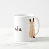 背部眺めの子猫のカスタムを坐らせているSashaのシャム猫 コーヒーマグカップ (正面右)