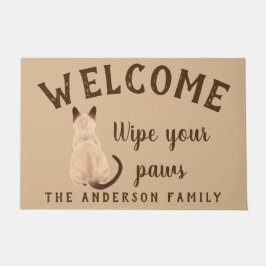 背部眺めの子猫のカスタムを坐らせているSashaのシャム猫 ドアマット