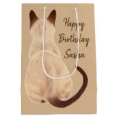 背部眺めの子猫のカスタムを坐らせているSashaのシャム猫 ミディアムペーパーバッグ (裏面)