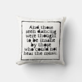 背面でカスタマイズ可能。そして見た踊り クッション (正面)