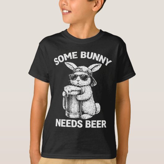 (背面) ウサギがビールを欲しがっている おもしろイースター・バニー Tシャツ (正面)