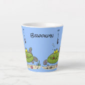 脂肪おもしろい空腹のグリーンフィッシュ魚釣り漫画 カフェラテマグ (正面)