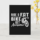 脂肪自転車に乗って脂肪自転車を取得素晴らしバイクもしくは自転車に乗る人サイクリング カード (黄色い花)